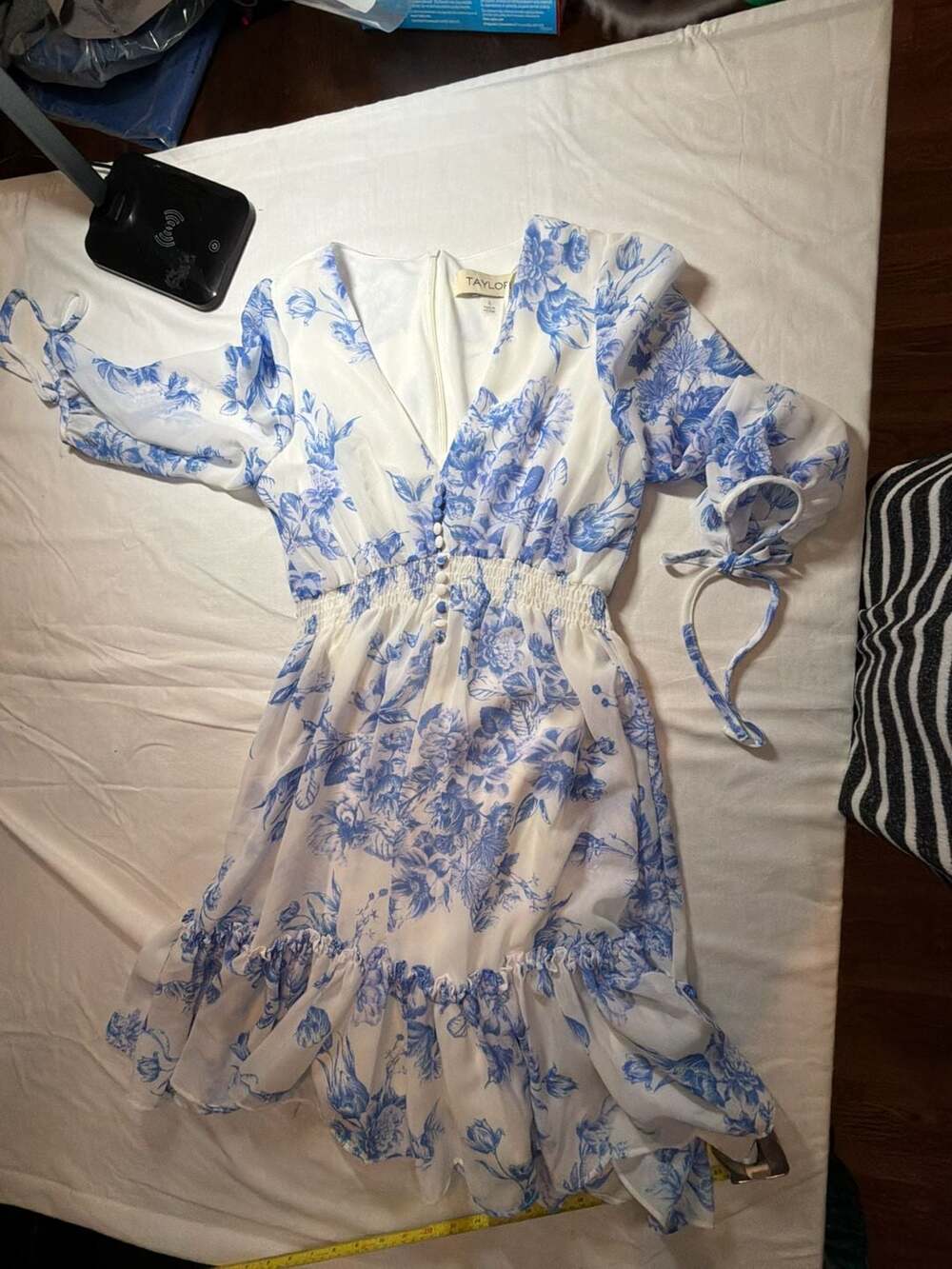 Taylor Blue and White Floral Chiffon Dress Size 2